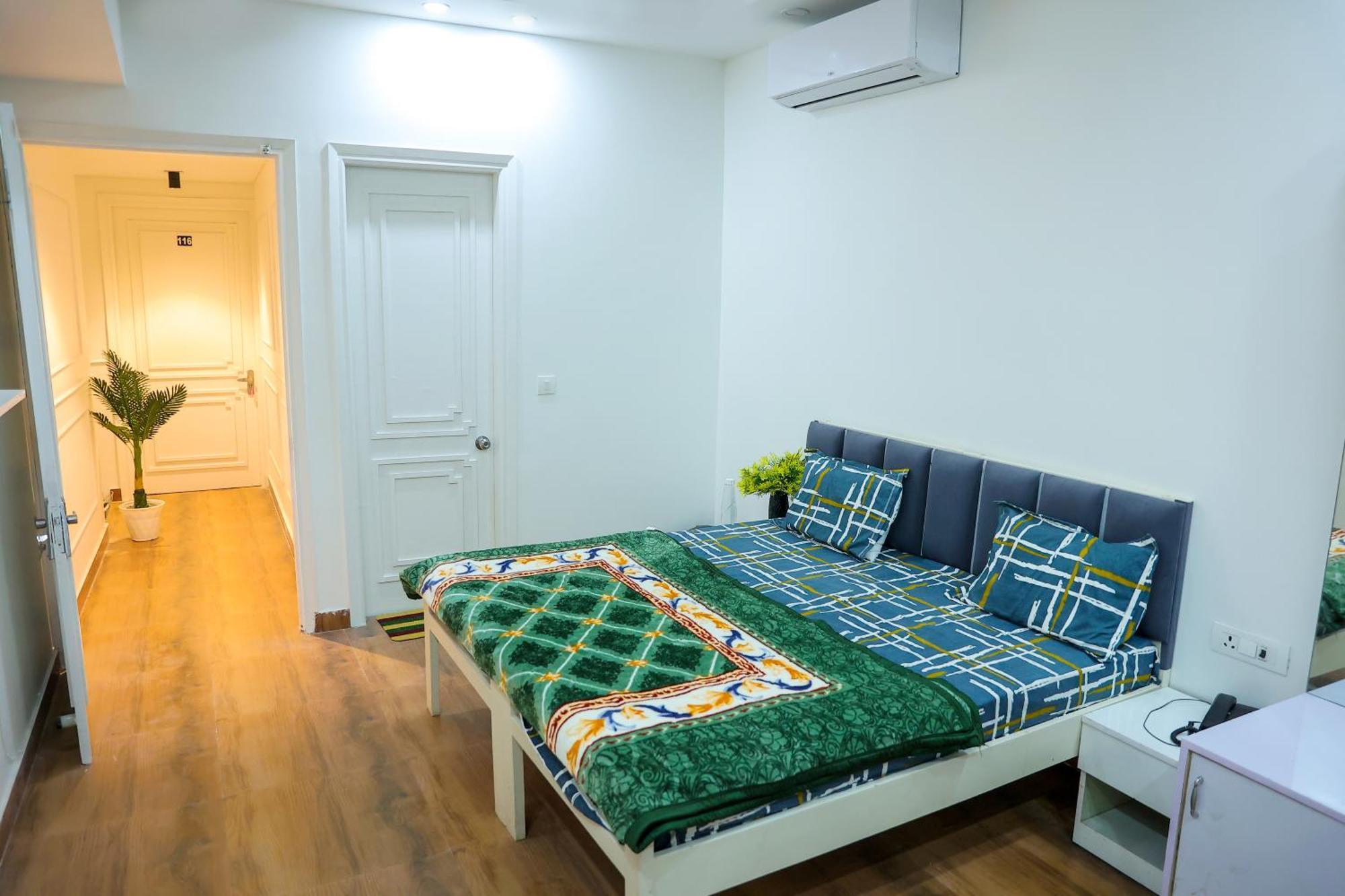 Agrah Stay - Kasa Lusso Stay Фаридабад Экстерьер фото