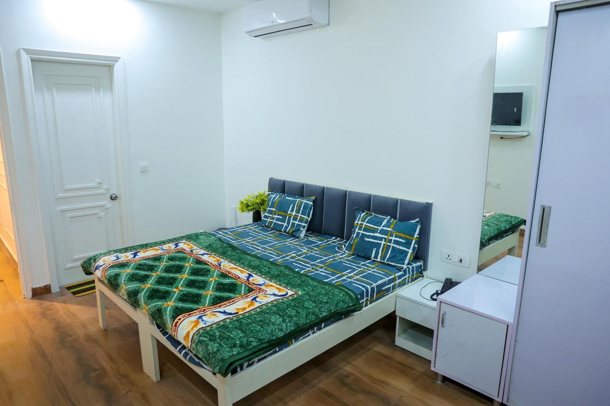 Agrah Stay - Kasa Lusso Stay Фаридабад Экстерьер фото
